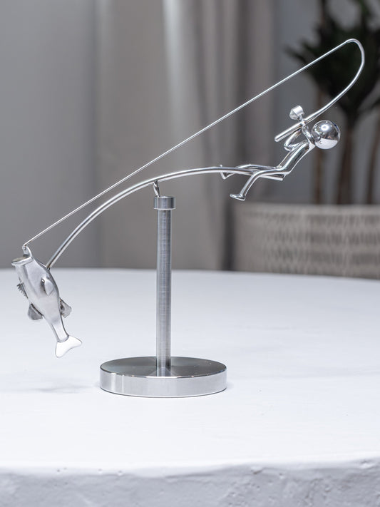 🎣Die balancierende Skulptur des Fischers